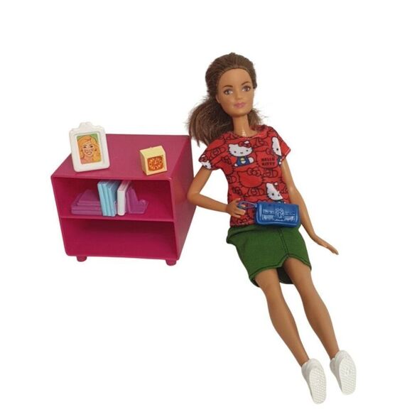 Barbie Doll & Accessories Set With Green Skirt Hello Kitty Red Top - Picture 5 of 6
